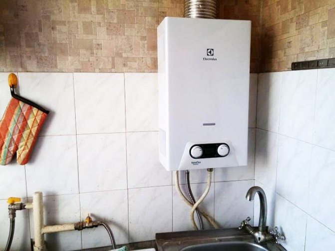 Ne réparez pas l'appareil si vous n'y comprenez rien. Il est dangereux de le faire sans une formation appropriée, même en utilisant la vidéo sur Internet.