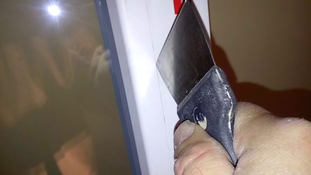 La porte en plastique du balcon ne se ferme pas: que faire