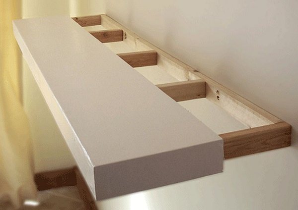 attaches invisibles pour étagères au mur