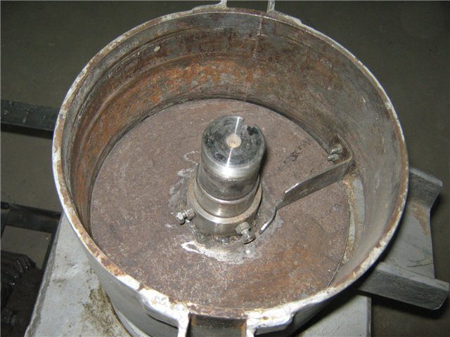 Partie inférieure du carter avec la boîte de vitesses installée