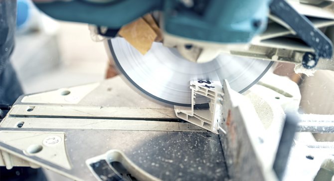 Découpe de fenêtres à double vitrage