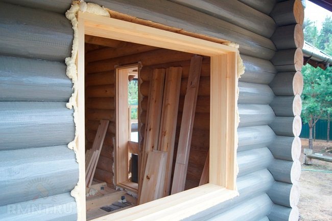 siège pour une maison en bois