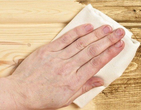 Nettoyage de la surface du bois