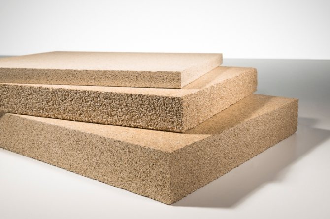 Matériaux réfractaires pour le revêtement mural autour du four