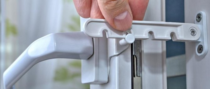 Caractéristiques des dispositifs de retenue de fenêtre en plastique