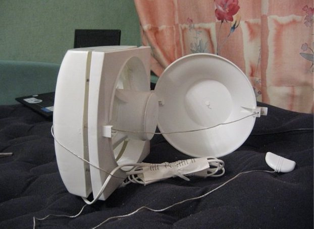 Ventilateur de fenêtre avec couvercle