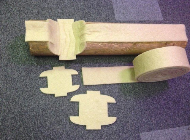 Commodité particulière lors de la construction d'une maison en rondins - éléments bouclés spéciaux pour les joints de rondins ou de poutres