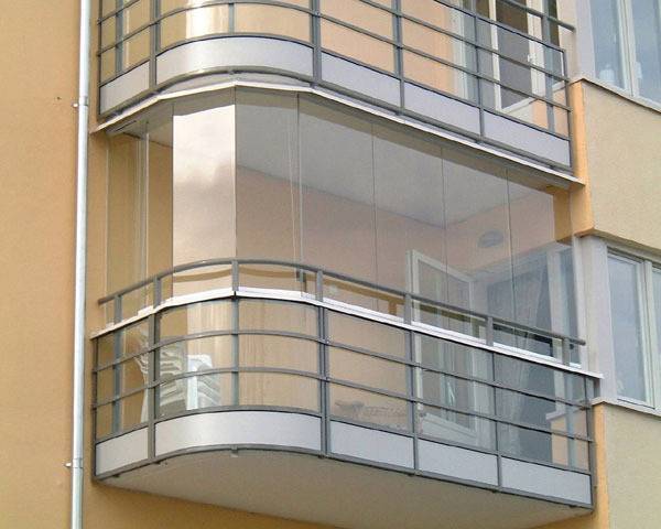 Vitrage de balcon avec profil en aluminium Avis