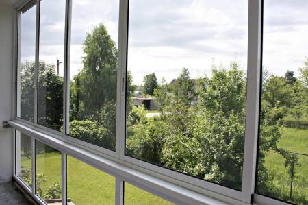 Vitrage de balcon avec profil en aluminium Avis