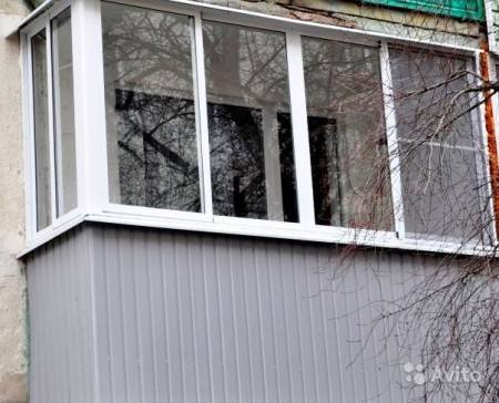 Vitrage de balcon avec profil en aluminium Avis