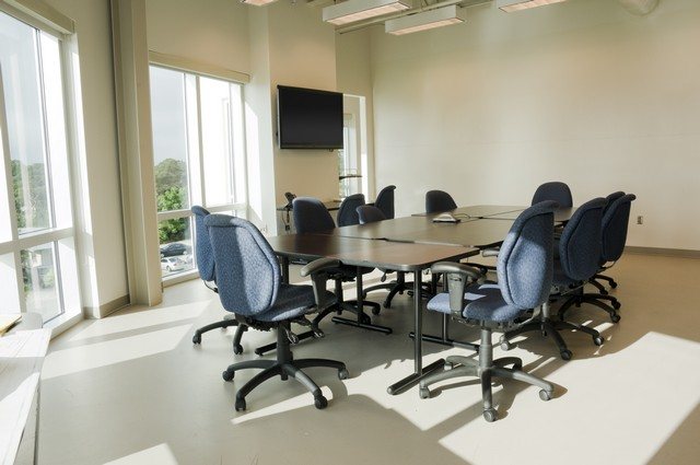 Vitrage de bureau avec fenêtres à double vitrage