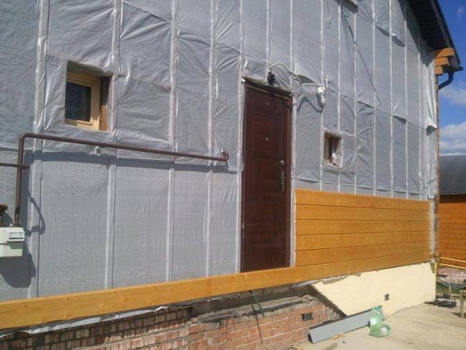 Finition du balcon avec un blockhaus