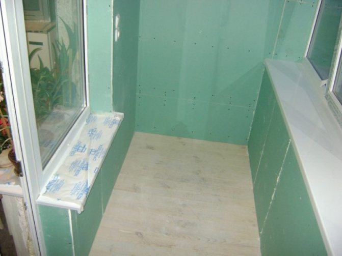 Décorer un balcon ou une loggia avec des plaques de plâtre de vos propres mains - instructions étape par étape avec photos et descriptions