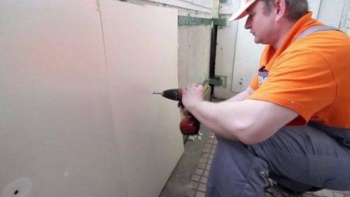 Finition d'un balcon ou d'une loggia avec des plaques de plâtre