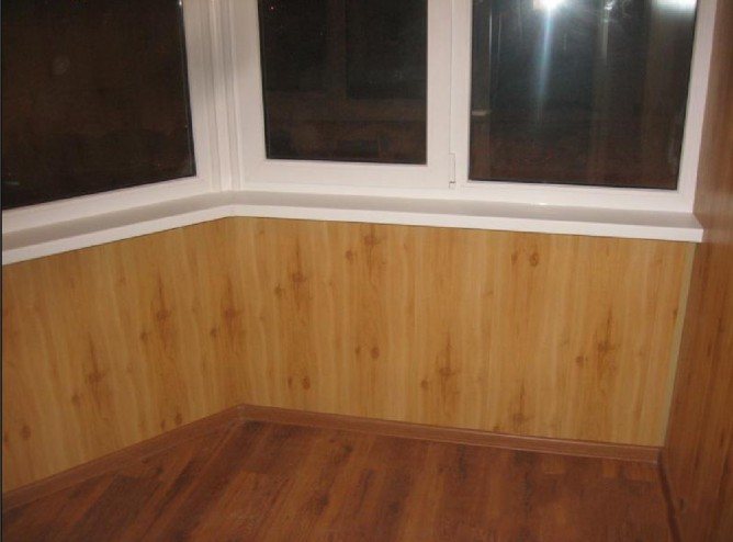 Finition du balcon avec du stratifié