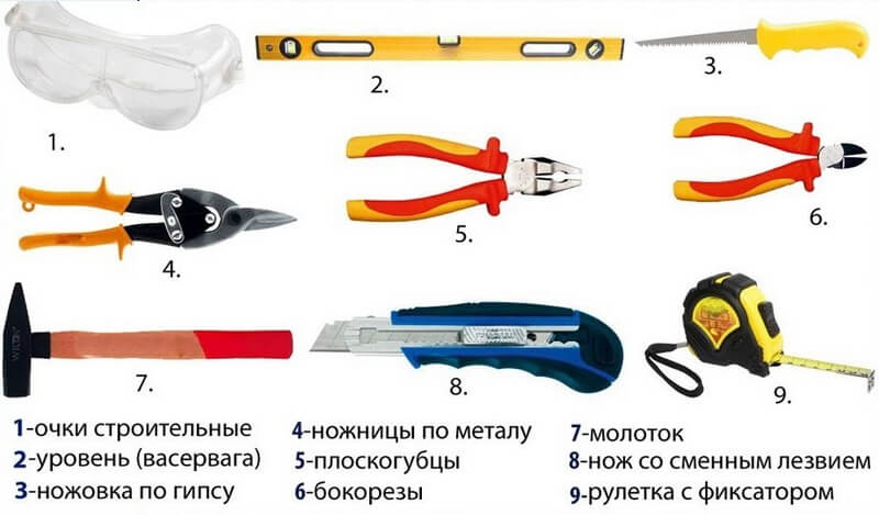 finition à faire soi-même des pentes des fenêtres à l'extérieur avec du métal