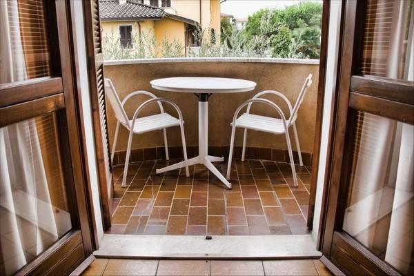 Table pliante à faire soi-même sur le balcon - plusieurs modèles avec des instructions détaillées