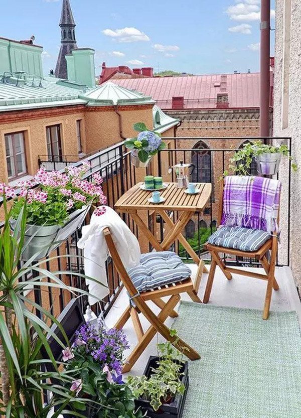 Table pliante à faire soi-même sur le balcon - plusieurs modèles avec des instructions détaillées