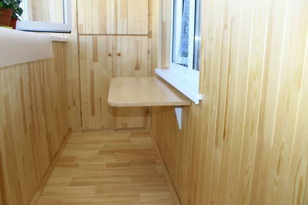 Table pliante à faire soi-même sur le balcon - plusieurs modèles avec des instructions détaillées