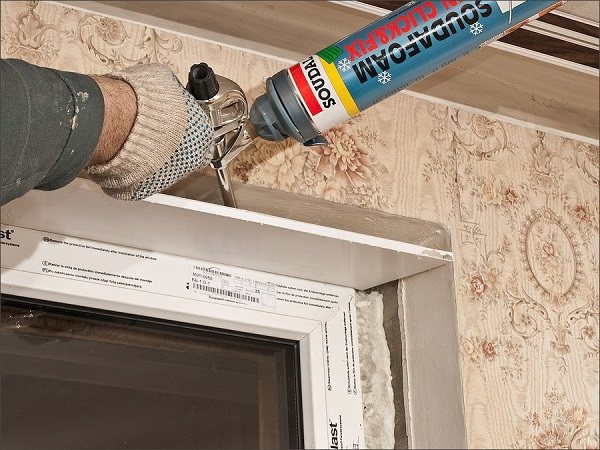 pentes en plastique pour fenêtres