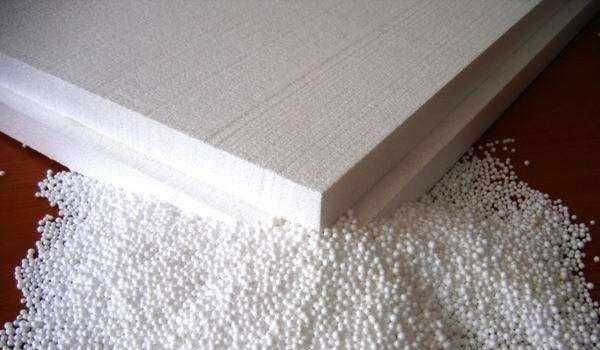 La différence entre le polystyrène expansé.