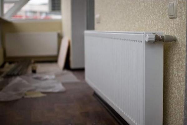 Chauffage sur le balcon. Comment amener la batterie dans la loggia