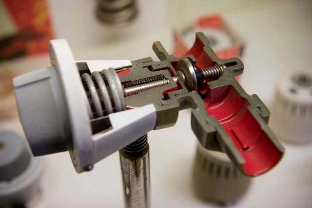 Chauffage, fourniture de chaleur, ventilation Robinet dans l'appartement sur la colonne montante de chauffage - est-ce légal