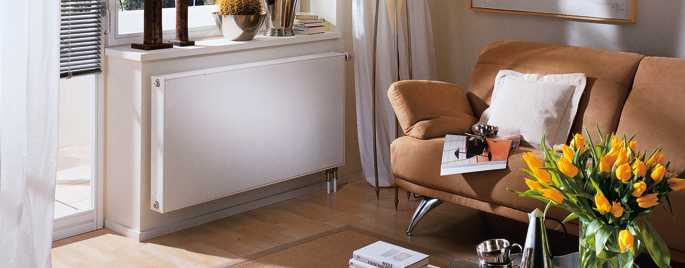 Radiateur à panneaux à surface lisse