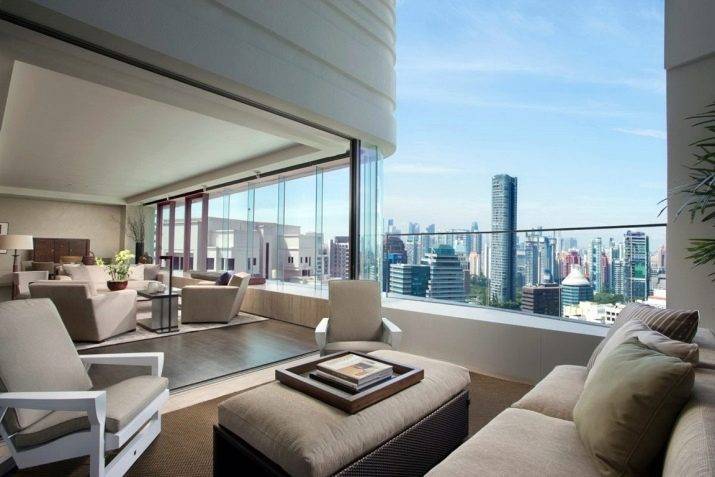 Vitrage panoramique d'un balcon: types et caractéristiques de la technologie