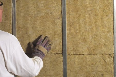 Pare-vapeur de balcon lors de l'isolation de l'intérieur avec du penoplex ou de la laine minérale avec vos propres mains Instructions Photo et vidéo