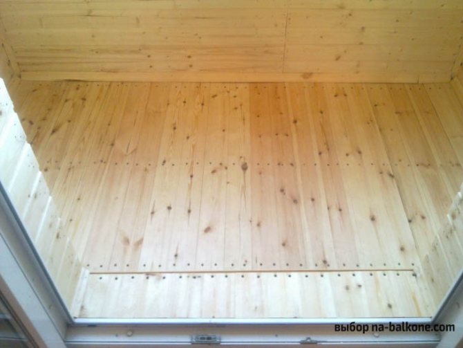 Pare-vapeur de balcon lors de l'isolation de l'intérieur avec du penoplex ou de la laine minérale avec vos propres mains Instructions Photo et vidéo