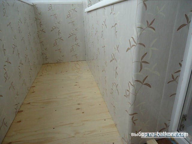 Pare-vapeur de balcon lors de l'isolation de l'intérieur avec du penoplex ou de la laine minérale avec vos propres mains Instructions Photo et vidéo