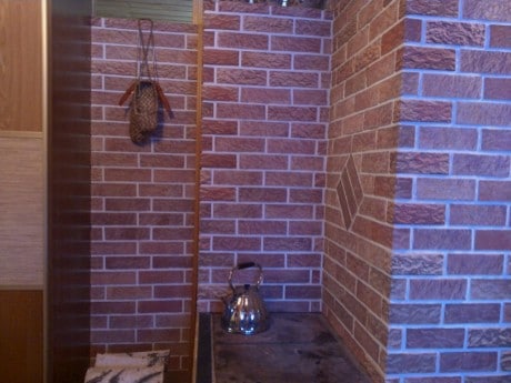 four recouvert de carreaux de terre cuite