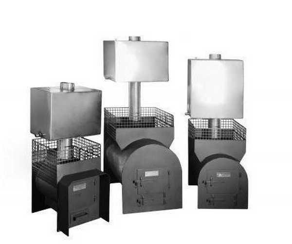 Fours {amp} quot; Heat {amp} quot; sont complétés à la demande du client avec différents types de réservoirs d'eau