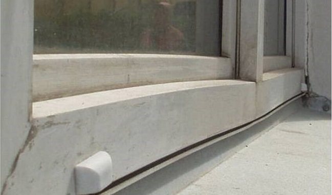 cadre de fenêtre incliné