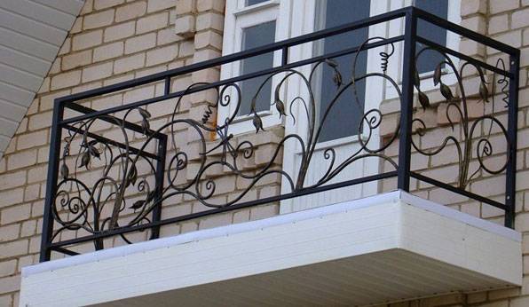 Garde-corps de balcon: types de garde-corps de balcon