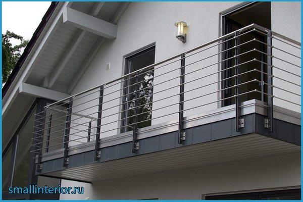 Garde-corps sur le balcon