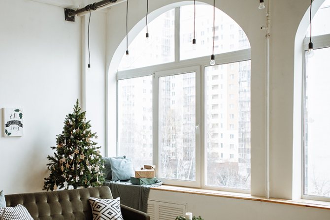 Fenêtres blindées en plastique dans l'appartement