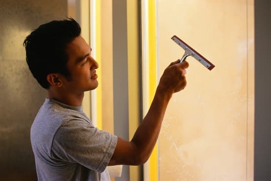 Film pour fenêtres isolantes en plastique: instructions d'installation