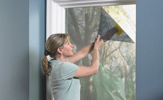 Film pour fenêtres isolantes en plastique: instructions d'installation