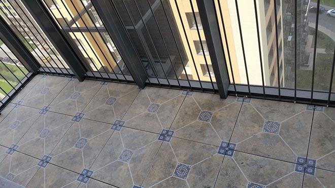 carrelage sur le balcon