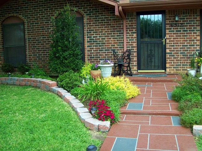 la zone du porche doit être plus haute que la couverture de la cour