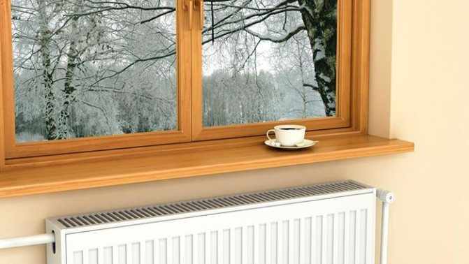 Pourquoi les fenêtres de la maison transpirent et comment se débarrasser d'une fuite