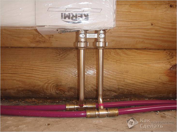 La connexion est faite à l'aide de raccords spéciaux