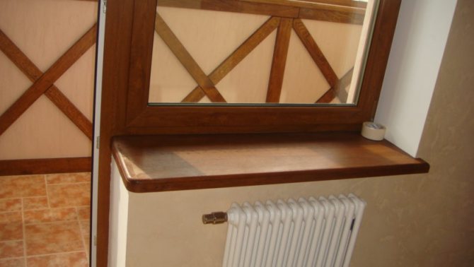 Appui de fenêtre sur le balcon - finition et installation d'appui de fenêtre en PVC, bois, coin