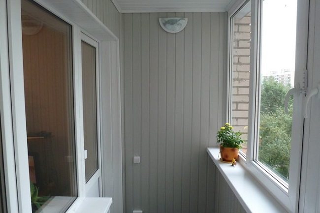 doublure peinte sur le balcon