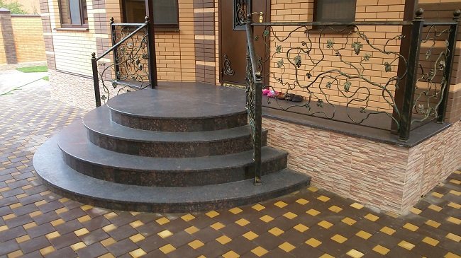 porche semi-circulaire pour une maison privée