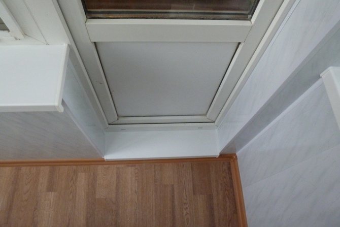 seuil d'un rebord de fenêtre en plastique