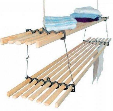 Sèche-linge au plafond sur le balcon: avantages par rapport aux autres modèles