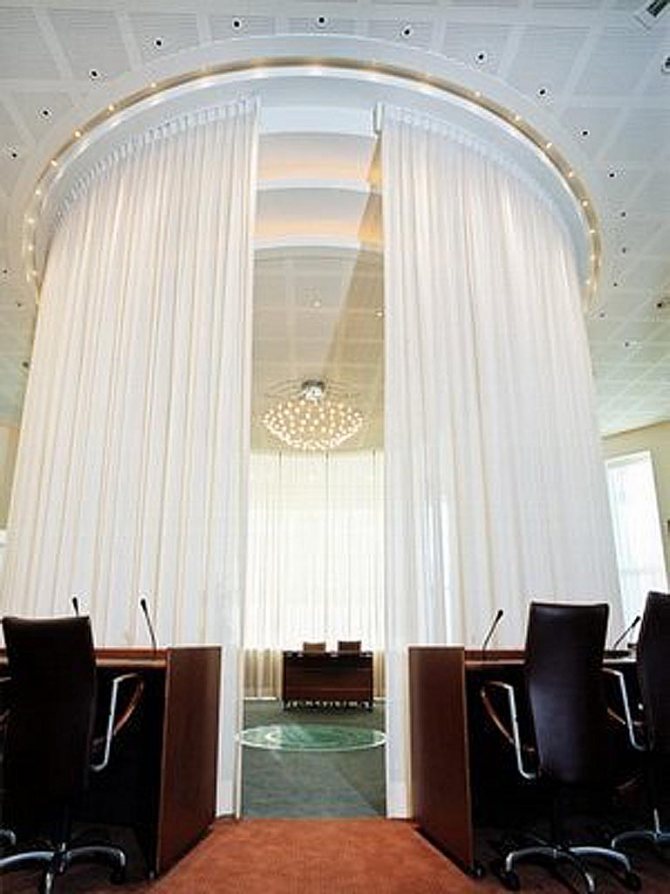 corniche flexible au plafond